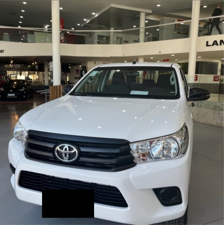 Camioneta Toyota Hilux Deluxe para excursiones de montaña en Mendoza